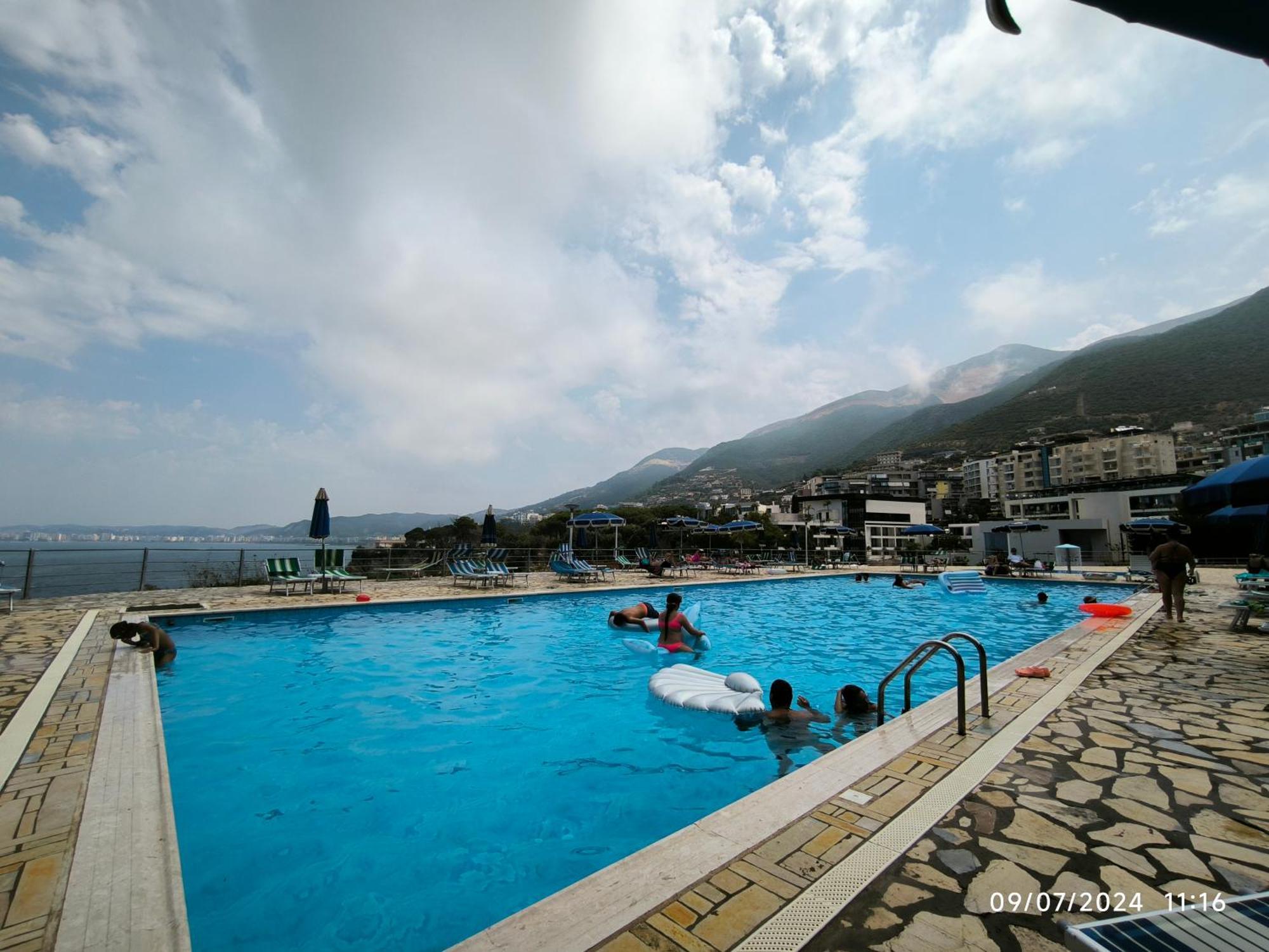 Matthews Beach House Vlore Luaran gambar