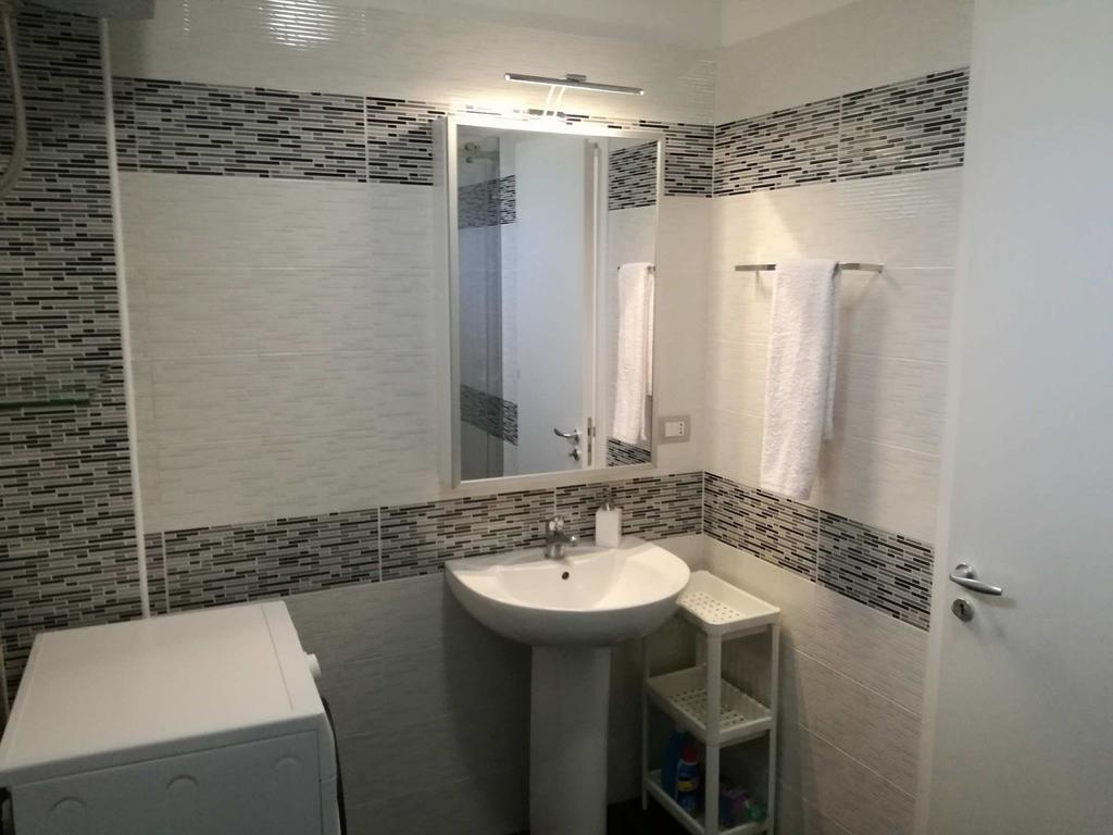 Matthews Beach House Vlore Luaran gambar